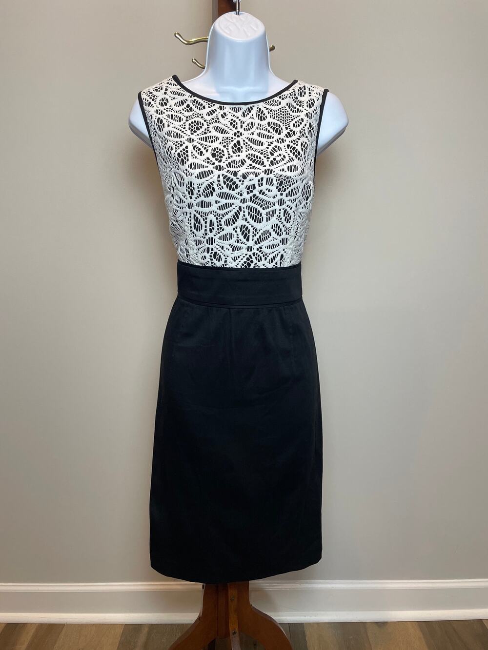 London Times Lace Bodice Sheath Dress Size 14 Black White
